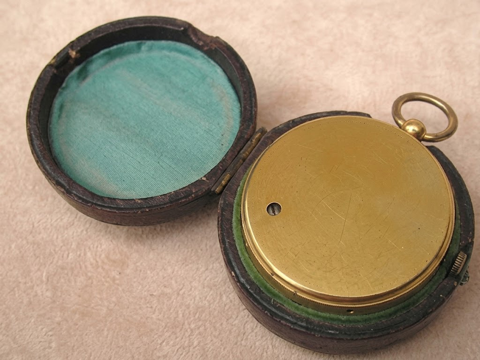 19th C pocket barometer with curved thermometer